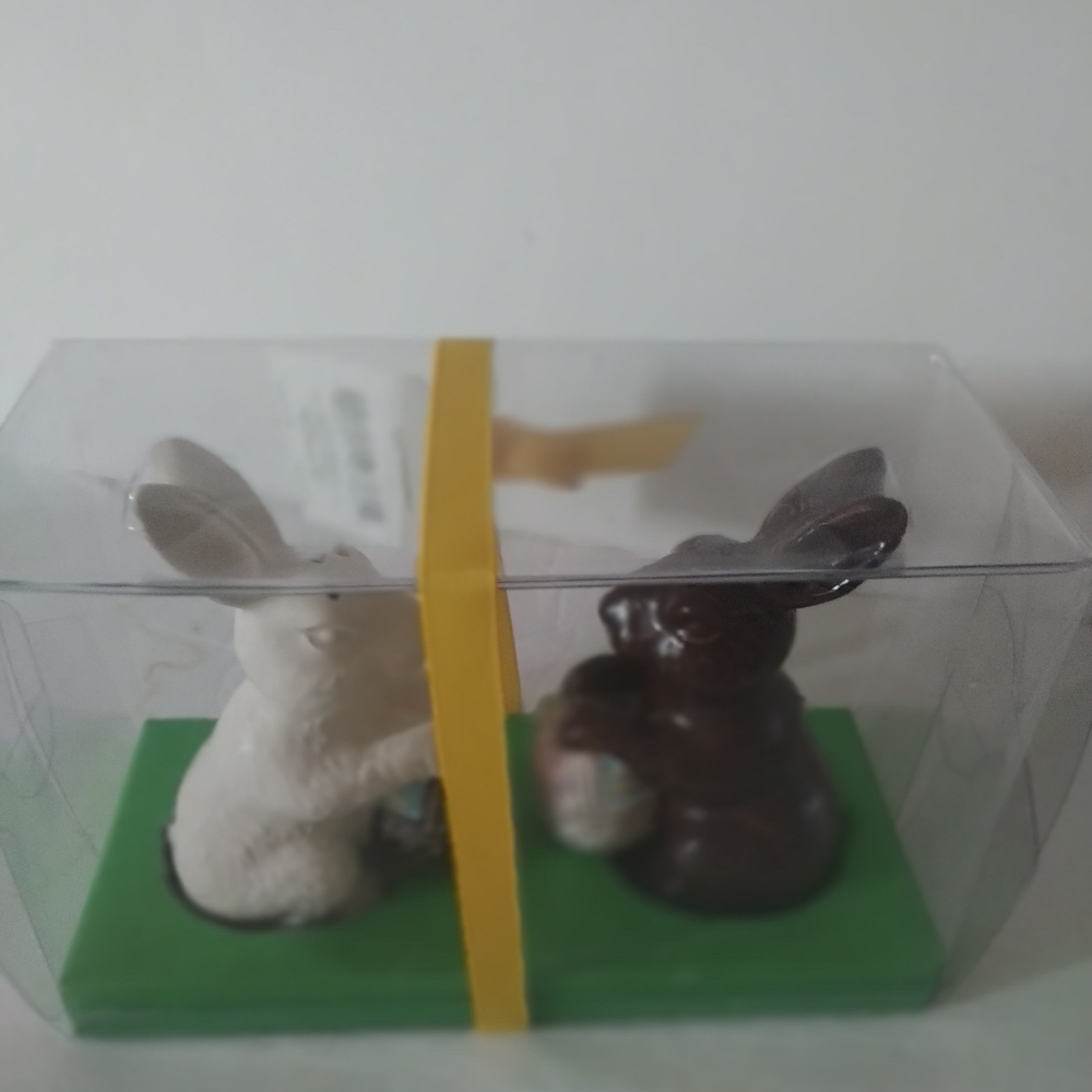 Hallmark Chocolate Ceramic Easter Bunny Rabbit Salt Pepper Shakers - Picture 2 of 5